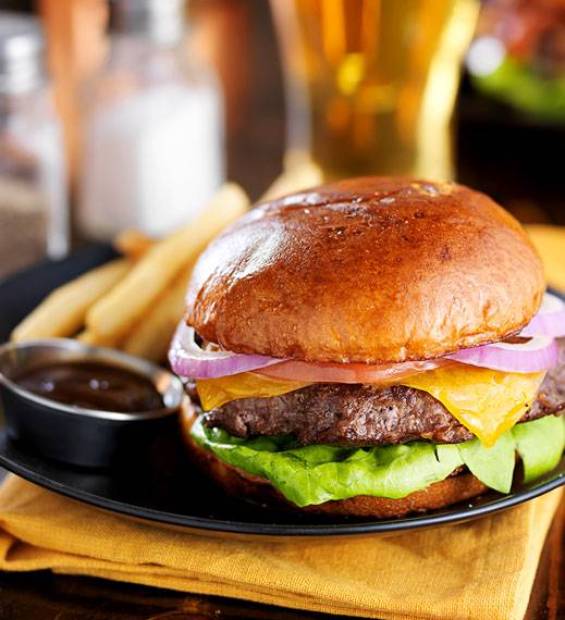 rend-lake-golf-complex-seasons-restaurant-burger